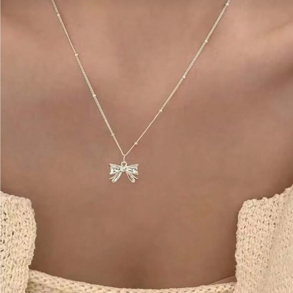 ⚠️Clearance Elegant Silver Bow Pendant Necklace